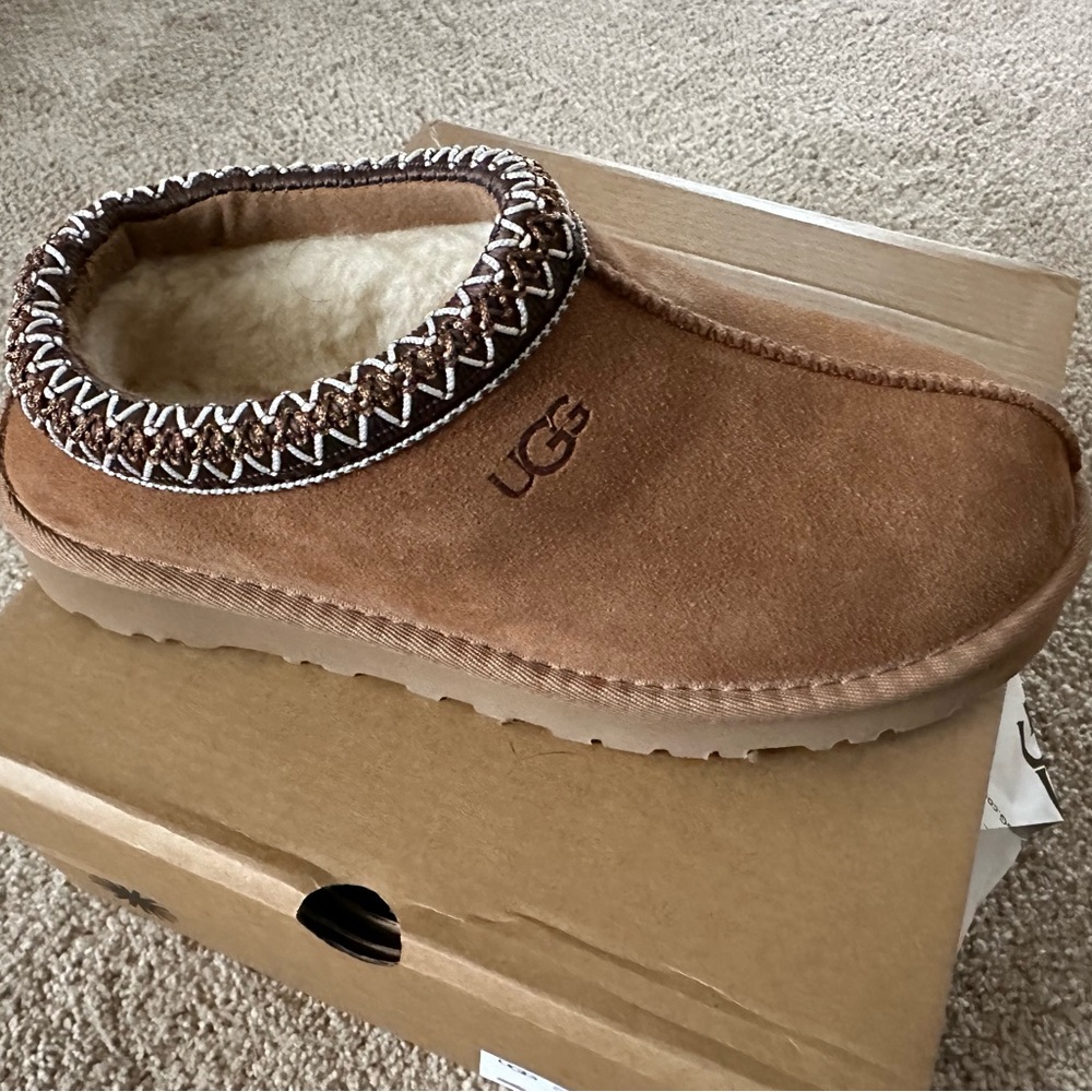 UGG Tasman Chestnut Size 6